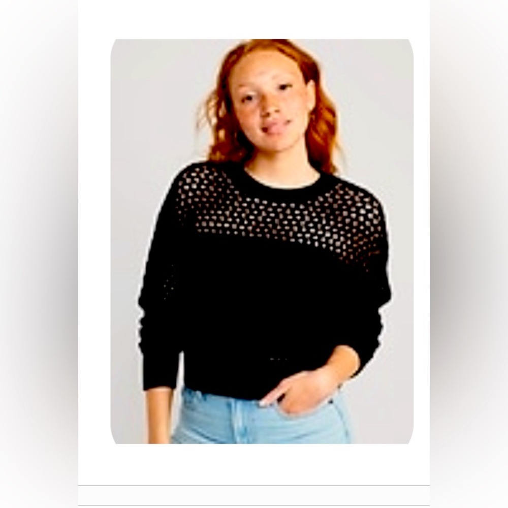 Open stitch pullover sweater. Black Old Navy. Size Large.